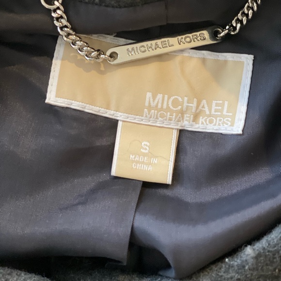 Fur vest w silver clasp detailing - Picture 2 of 2